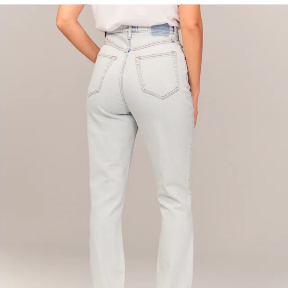 Abercrombie curve love ultra high rise 90s jeans light with vent hem - Picture 2 of 5